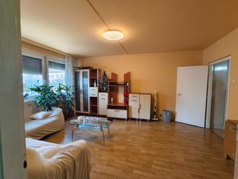 出售9区医科大学附近2室1厅公寓