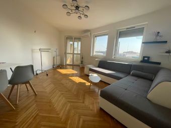 出售银河附近2室1厅新式公寓